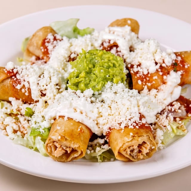 Pollo Flautas.